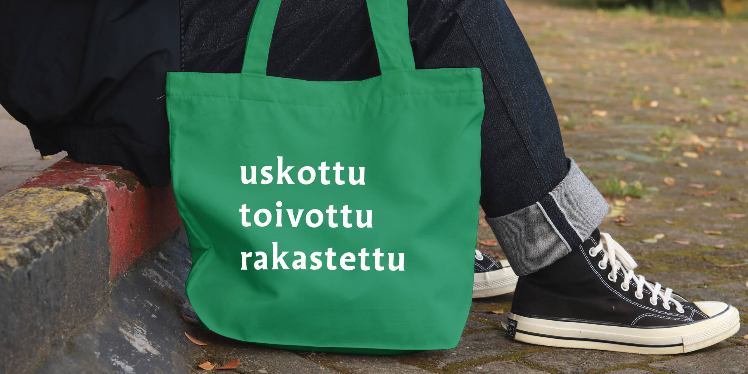 Uskottu toivottu rakastettu.