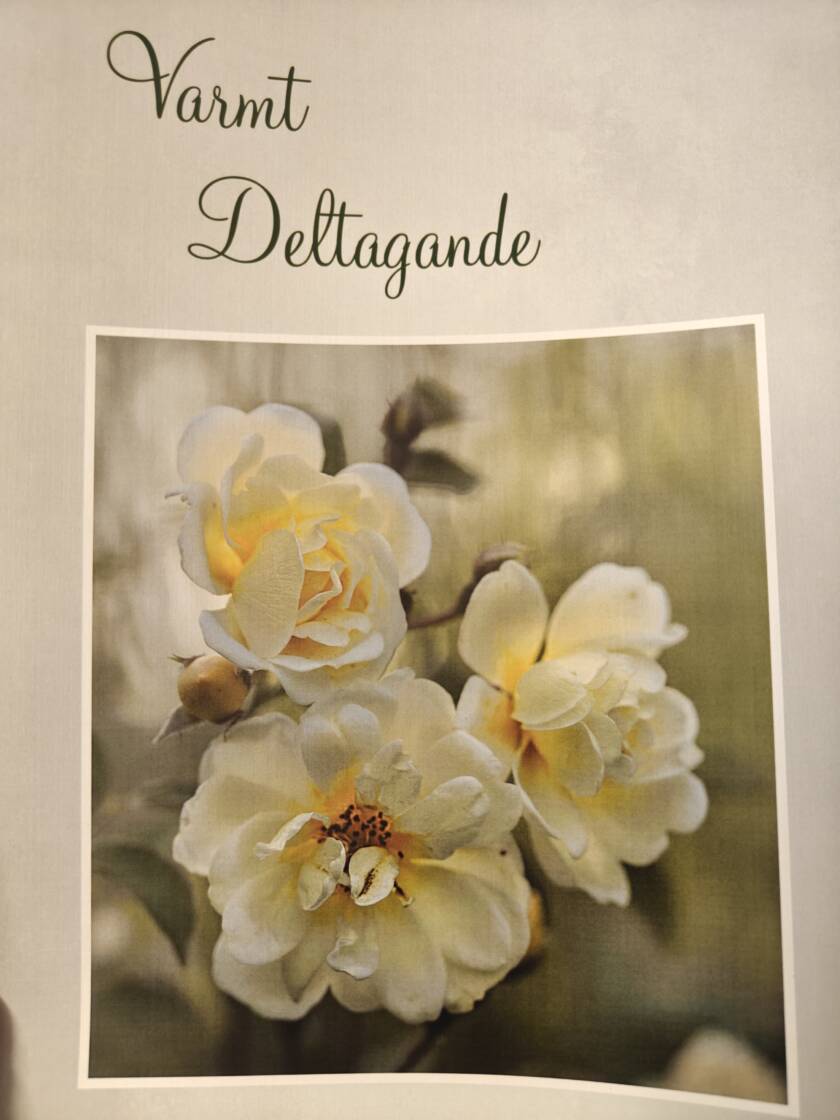 Minnesadress med blomma